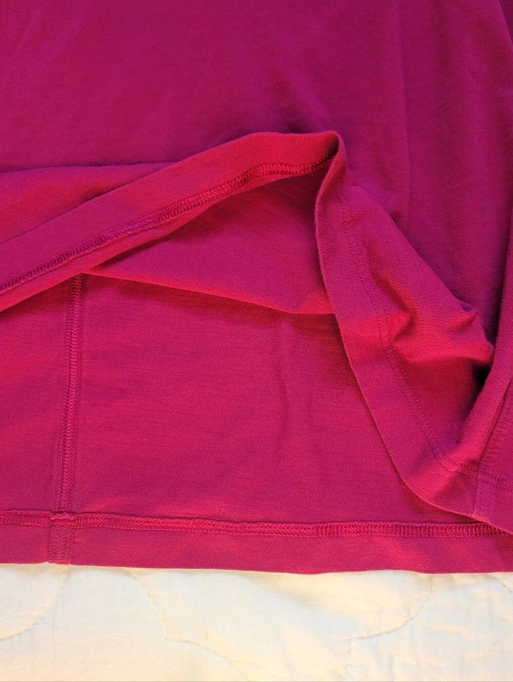 Lululemon Crew Neck Raw Edge Back Seam T-Shirt Magenta Womens 10